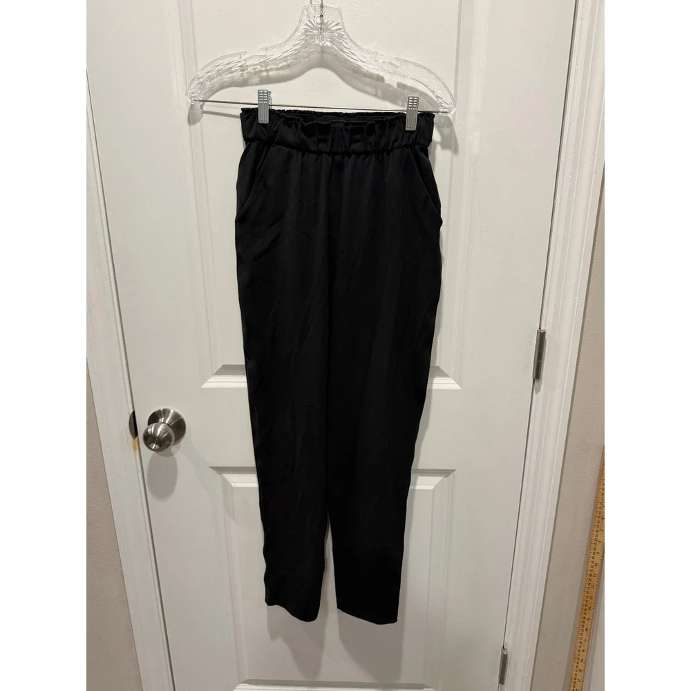 lululemon Women Tapered Pants Paperbag Waist Black Size 8